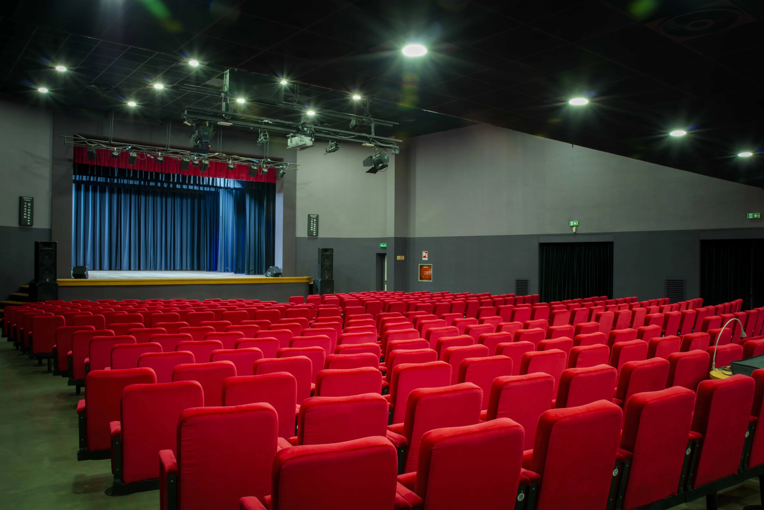 Gli spazi 1 palco del teatro san giuseppe di rovello porro